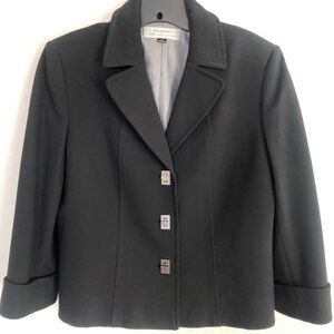 Tahari Women's Black blazer-like new